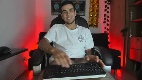 mikee_scooth online show from January 5, 2025, 2:27 am