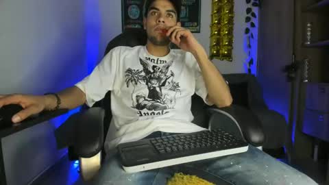 mikee_scooth online show from January 6, 2025, 4:26 am