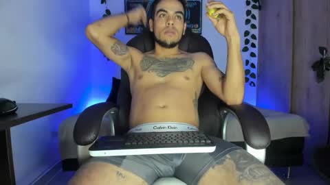 mikee_scooth online show from March 11, 2025, 7:04 am