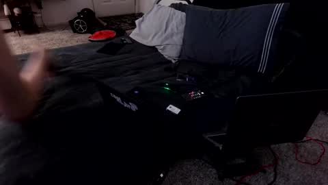 Snapshot of mikegbeme420 chatting on November 8, 2025, 11:43 am Mike online show from November 8, 2025, 11:43 am