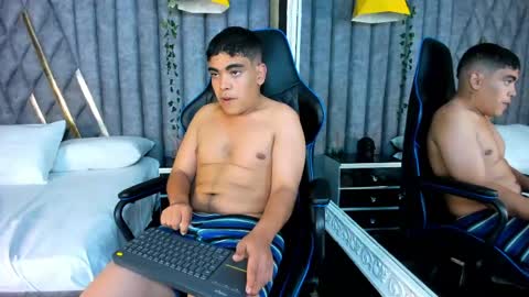 mikehuddson online show from April 17, 2026, 2:42 pm