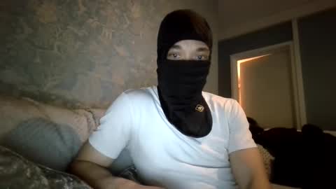 Snapshot of mikelovejones chatting on March 8, 2025, 8:35 pm mikelovejones online show from March 8, 2025, 8:35 pm