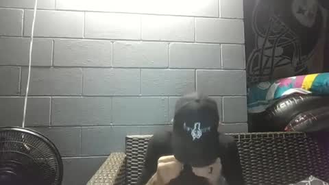 mikenquinn online show from June 17, 2026, 3:20 am