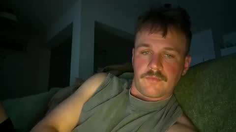 Snapshot of mikey_em chatting on April 12, 2026, 4:39 am mikey_em online show from April 12, 2026, 4:39 am