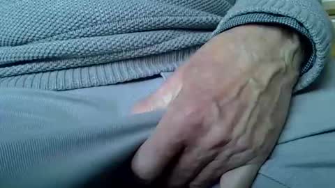 Snapshot of mikeybed chatting on November 15, 2025, 11:18 am mikeybed online show from November 15, 2025, 11:18 am