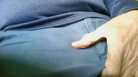 Snapshot of mikeybed chatting on February 14, 2026, 3:31 pm mikeybed online show from February 14, 2026, 3:31 pm