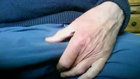 Snapshot of mikeybed chatting on March 8, 2026, 11:03 am mikeybed online show from March 8, 2026, 11:03 am