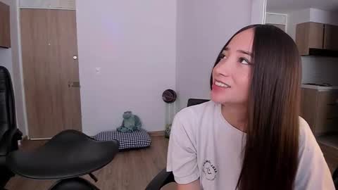 VIOLETAMIKE online show from September 23, 2025, 6:00 pm