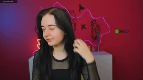 miki_ti online show from April 19, 2026, 5:18 am