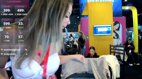 Snapshot of mikmagik chatting on October 17, 2025, 10:01 pm Mikaylah online show from October 17, 2025, 10:01 pm