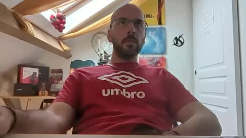 Snapshot of mikmik91 chatting on December 24, 2024, 10:33 am mikmik91 online show from December 24, 2024, 10:33 am