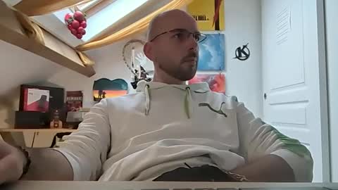 Snapshot of mikmik91 chatting on January 8, 2025, 10:15 am mikmik91 online show from January 8, 2025, 10:15 am