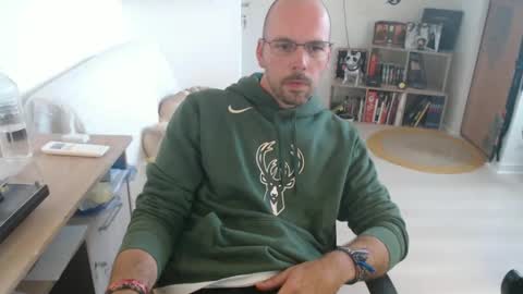 Snapshot of mikmik91 chatting on September 12, 2025, 8:58 am mikmik91 online show from September 12, 2025, 8:58 am