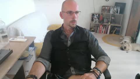 Snapshot of mikmik91 chatting on September 16, 2025, 3:35 pm mikmik91 online show from September 16, 2025, 3:35 pm