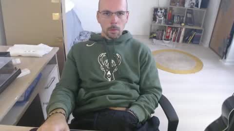 Snapshot of mikmik91 chatting on October 16, 2025, 9:54 am mikmik91 online show from October 16, 2025, 9:54 am