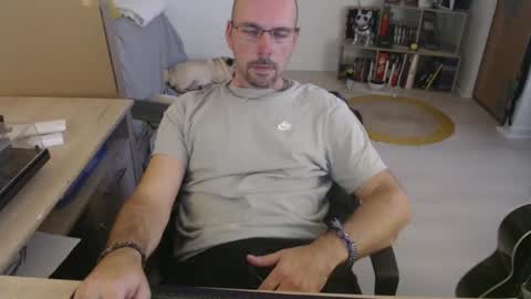 Snapshot of mikmik91 chatting on October 28, 2025, 3:58 pm mikmik91 online show from October 28, 2025, 3:58 pm