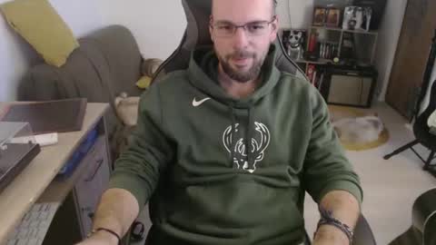 Snapshot of mikmik91 chatting on January 14, 2026, 4:01 pm mikmik91 online show from January 14, 2026, 4:01 pm