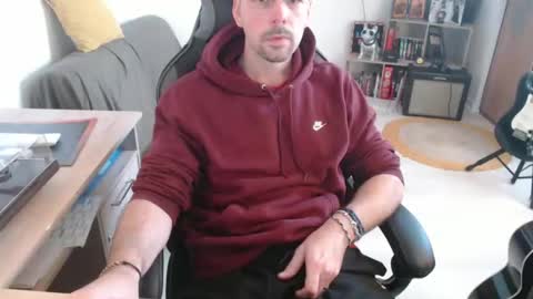 Snapshot of mikmik91 chatting on February 17, 2026, 10:56 am mikmik91 online show from February 17, 2026, 10:56 am