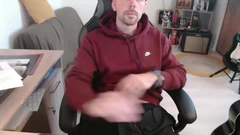 Snapshot of mikmik91 chatting on February 18, 2026, 10:55 am mikmik91 online show from February 18, 2026, 10:55 am