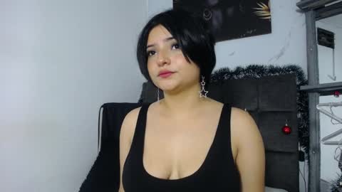 Mikoto Urb online show from January 5, 2025, 3:32 am