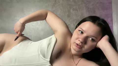 Snapshot of mila_bloom chatting on June 7, 2026, 4:55 pm Mila online show from June 7, 2026, 4:55 pm