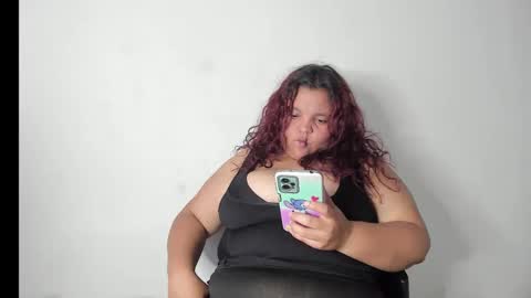 mila_cinnamon13 online show from December 9, 2024, 3:33 pm