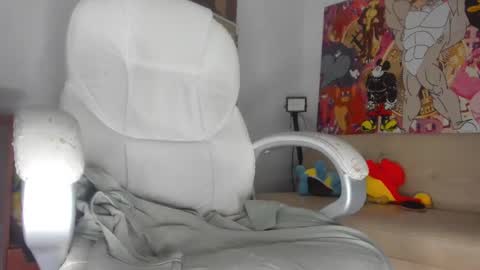 Mila Dash online show from November 21, 2025, 10:14 am