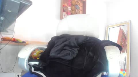 Mila Dash online show from November 27, 2025, 11:23 am