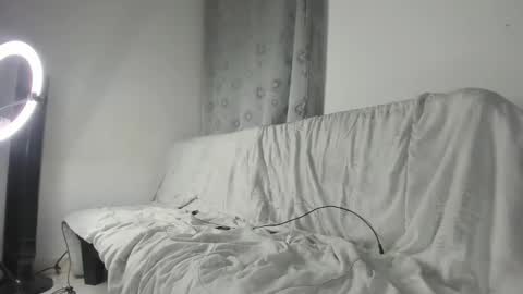 Mila Dash online show from December 18, 2025, 11:11 pm