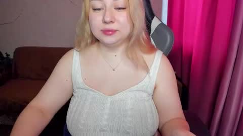 Mila shy sensual person  online show from November 6, 2025, 8:04 am