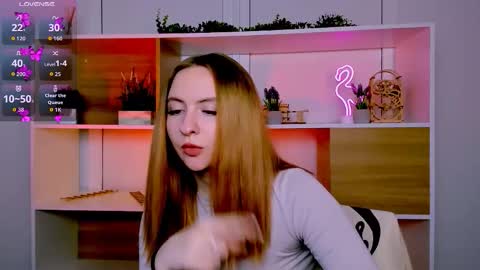 mila_glow online show from November 7, 2025, 7:47 pm