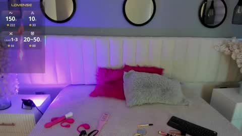 mila_hank online show from November 8, 2025, 12:16 pm