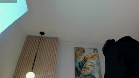 mila_hank online show from March 27, 2026, 12:16 pm