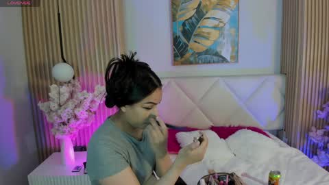 mila_hank online show from April 3, 2026, 12:14 pm