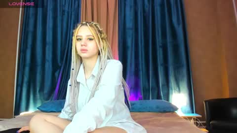 mila_kinor online show from December 25, 2024, 11:11 am