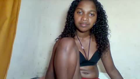 mila_lunah online show from March 22, 2026, 12:52 pm
