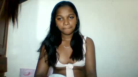 mila_lunah online show from June 16, 2026, 3:53 am