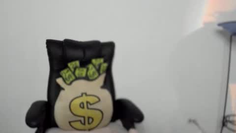 Camila online show from April 10, 2026, 2:06 am