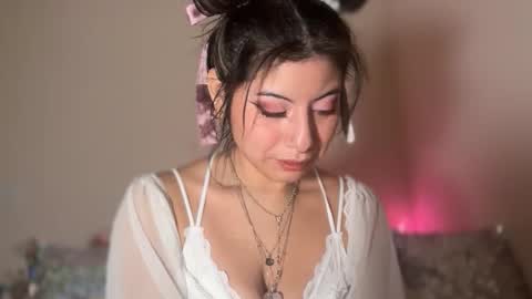 Mila online show from January 15, 2026, 7:06 pm