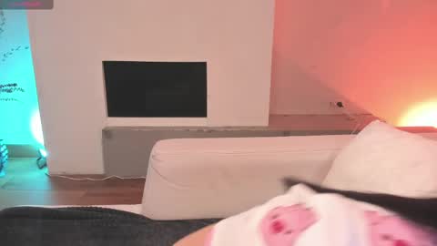 Mila online show from March 2, 2025, 11:18 am