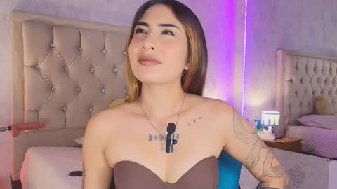 Snapshot of mila_smirnovavk chatting on February 5, 2026, 4:06 am MILA online show from February 5, 2026, 4:06 am