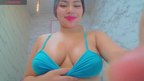 Mila  online show from January 31, 2025, 5:32 pm
