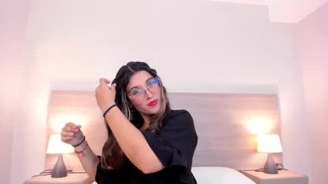 mila_thomass online show from March 3, 2026, 11:16 am