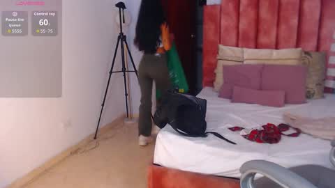 milaa_star online show from October 1, 2025, 4:07 am