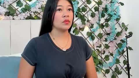 mila online show from October 23, 2025, 10:47 am