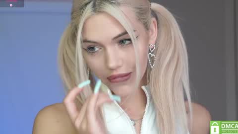 Snapshot of milabunny_ chatting on May 2, 2026, 9:47 am Mila and u can call me sweet bunny online show from May 2, 2026, 9:47 am