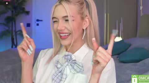 Snapshot of milabunny_ chatting on May 3, 2026, 9:37 am Mila and u can call me sweet bunny online show from May 3, 2026, 9:37 am