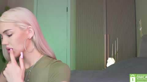 Snapshot of milabunny_ chatting on May 29, 2026, 10:13 am Mila and u can call me sweet bunny online show from May 29, 2026, 10:13 am
