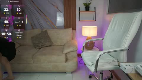 milacrave online show from October 10, 2025, 11:42 am