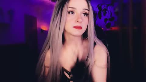 MiladyJolie online show from September 9, 2025, 2:22 am